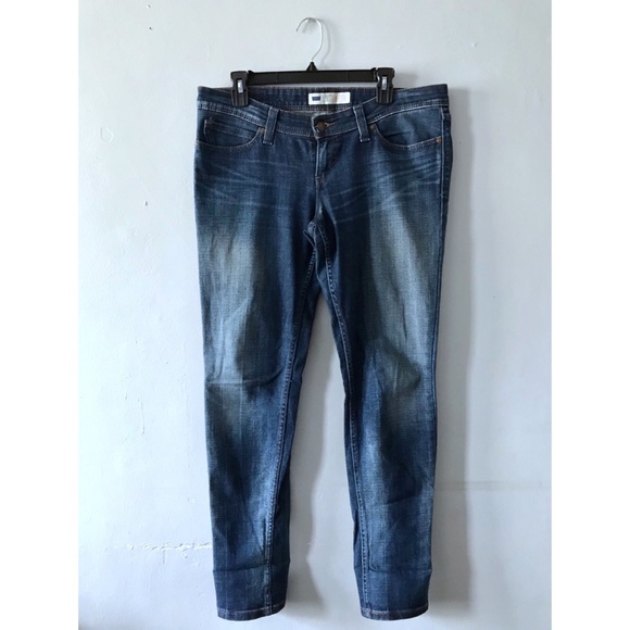 Levis | Demi Curve | Medium Wash Jeans - Picture 2 of 8